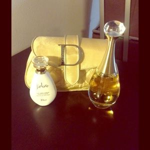 Adorable Dior J'adore gift set