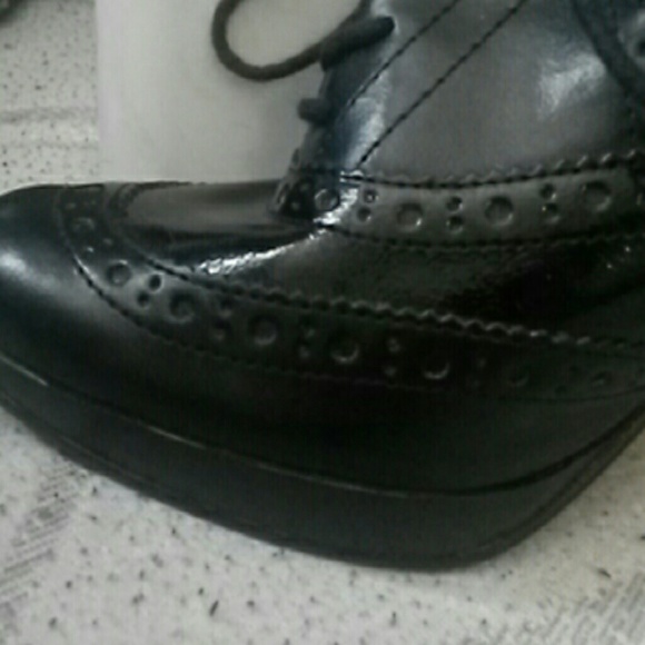 Black heels - Picture 3 of 4