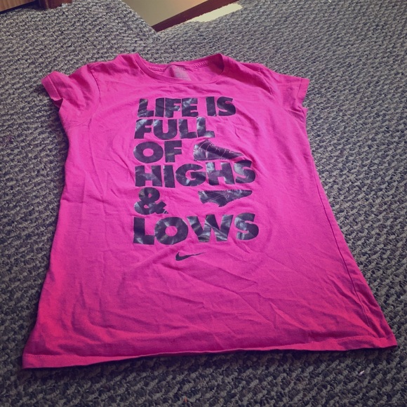 Pink Nike t-shirt 👌 - Picture 1 of 3