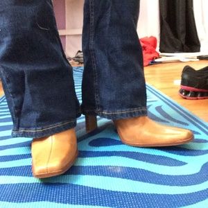 Steve Madden boots & sweater bundle