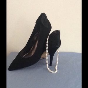 Black Gap pumps!