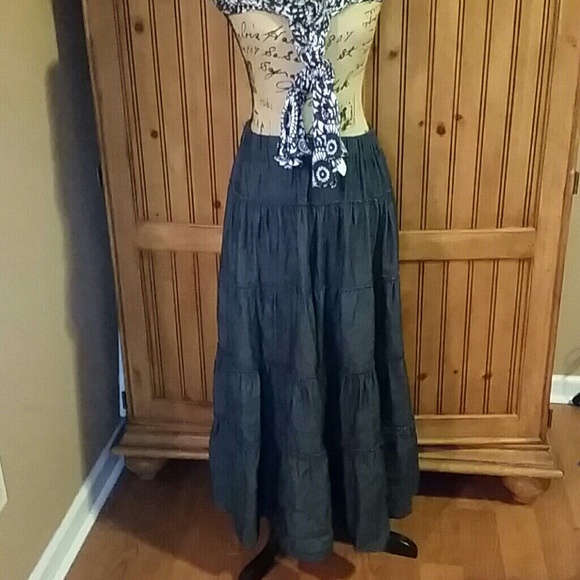 Denim ruffle skirt