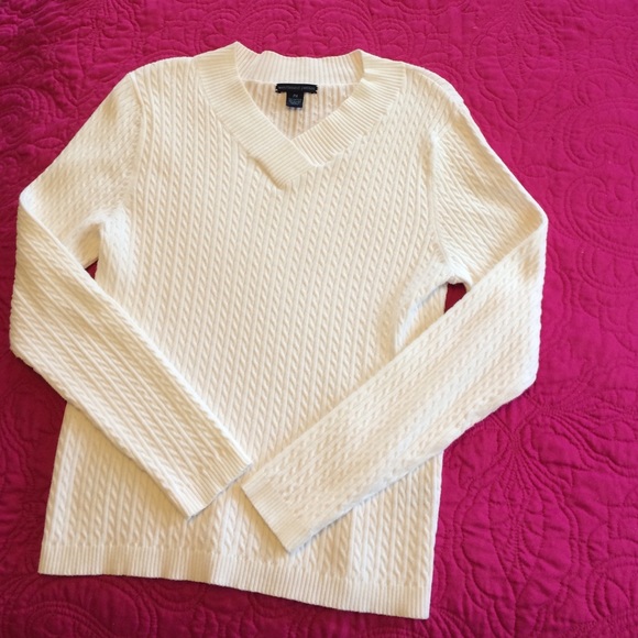White v-neck cable knit sweater