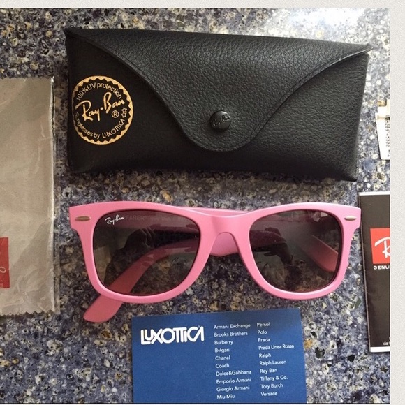 Matte pink Ray Ban Wayfarers