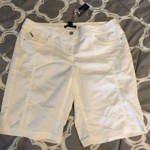 White Golf Shorts | Size 8 | WHBM