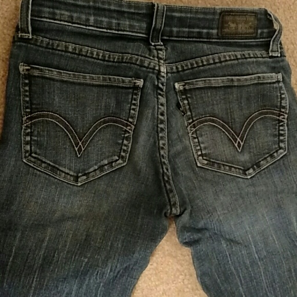 Dark Washes Levi's Jeans! - Picture 3 of 4