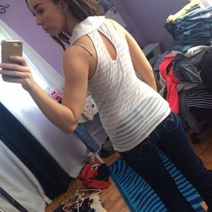 Jessica Simpson collared top