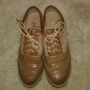 Light brown detailed Oxfords