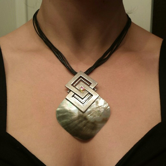XXXSOLDXXX Shell and Cord Necklace - Picture 1 of 3