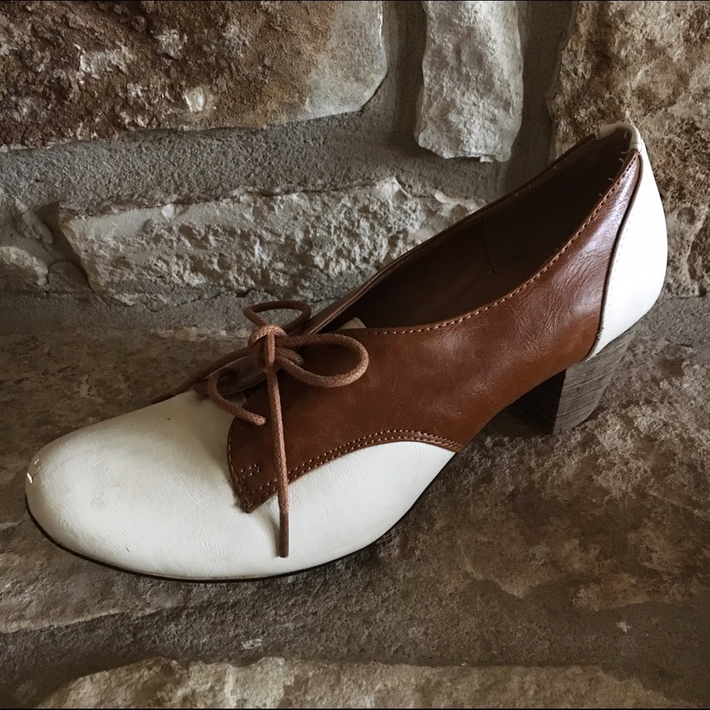 Vintage Inspired Oxford Heels