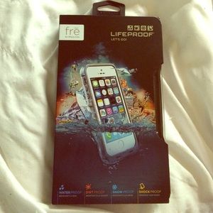 White life proof case iPhone 5s