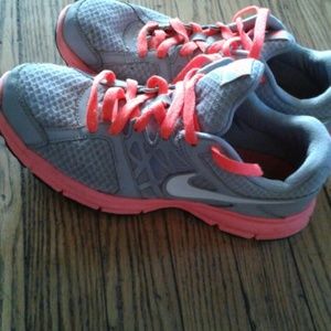 @@@@****TRADED@@@** tarracarra Nike shoes 9.5