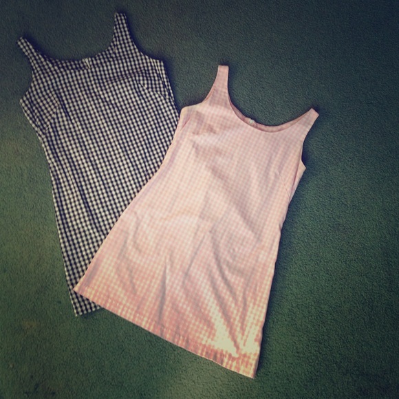 Adorable pink or black checkered dress 💕🌸🌑
