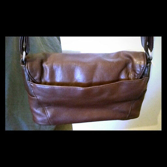 SALE  KENNETH COLE REACTION PURSE