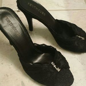 NWOT Penthouse Lace low heels