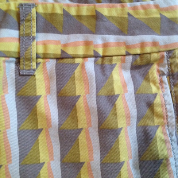 GAP Tribal Print Shorts - Picture 2 of 3