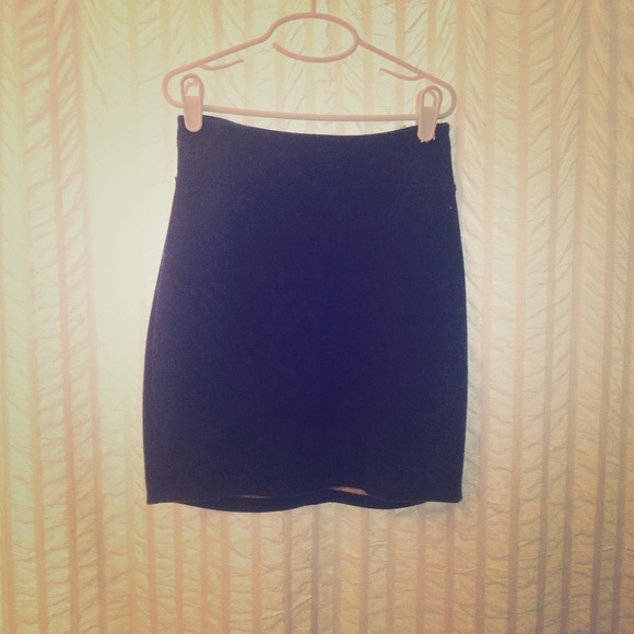 Navy & black mini skirt!