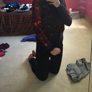CREW NECK SWEATER WITH COLORFUL STITCHING