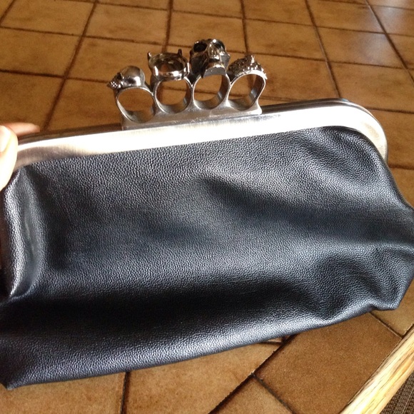 Skull Clutch💀❤️