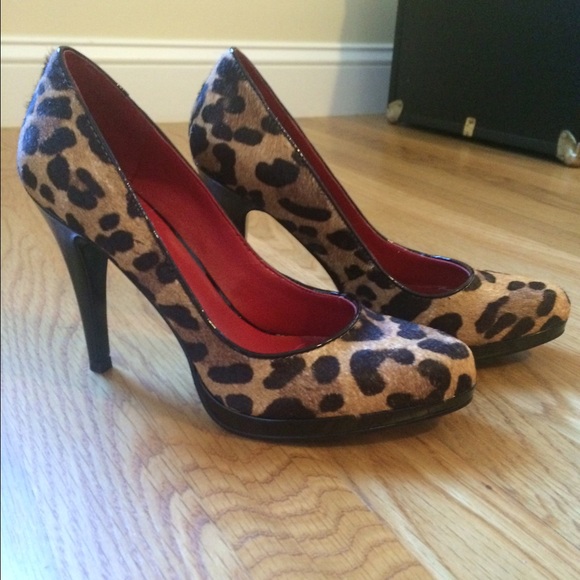 SOLD Gorgeous leopard print heels