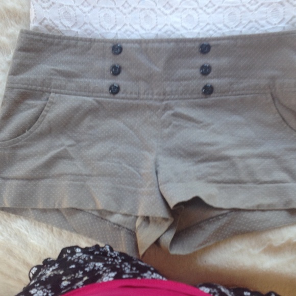 Dotted shorts - Picture 2 of 3