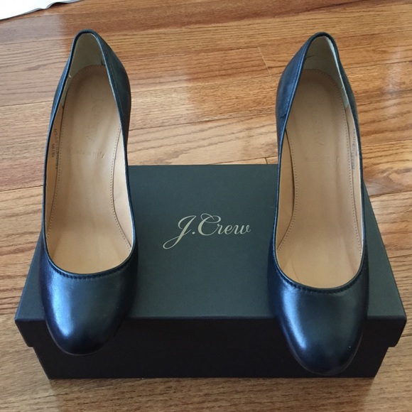 J Crew black leather pump