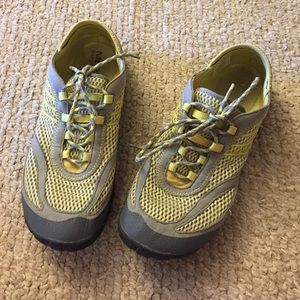 Merrell Barefoot yellow size 9 shoes