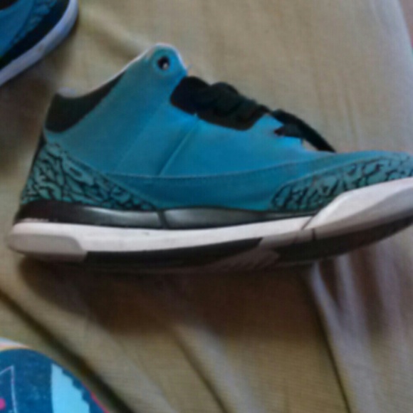 Jordan 3's - Picture 2 of 3