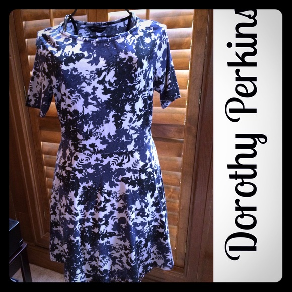 Dorothy Perkins Pull-On Casual Dress