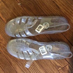 Clear( with sparkle ) juju jelly