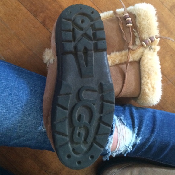 Uggs - Picture 3 of 4
