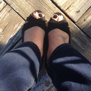 American eagle wedge sandals