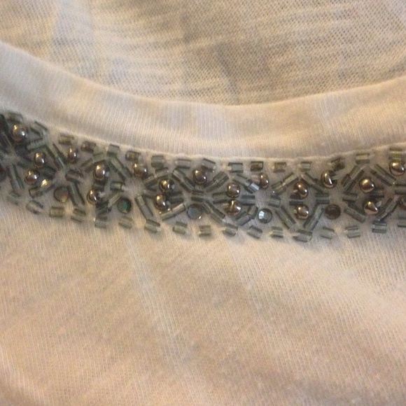White short sleeve shirt w/ beaded design - Picture 2 of 3