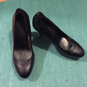 Banana Republic black heel size 5