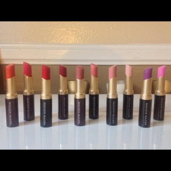 Tenacious Pink Lipstick for @deepai