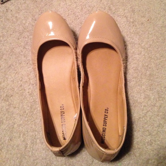 Nude flats