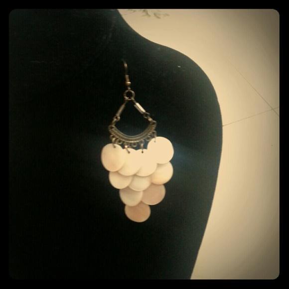 Mother Pearl Earrings - Picture 1 of 2