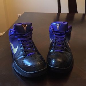 Men's low top Kobes Sz 12