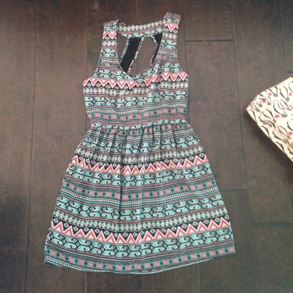 Patterned dress - Picture 1 of 2