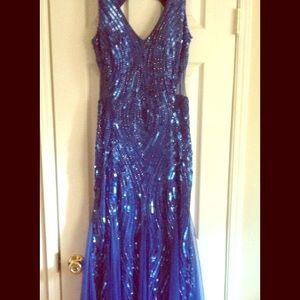 Gorgeous blue sequined prom dress!