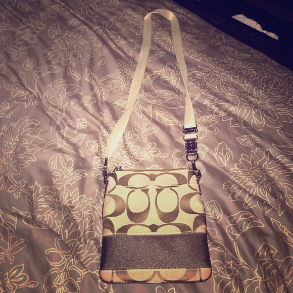 100% authentic Coach cross body bag - Picture 1 of 4