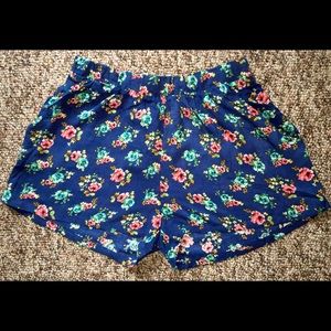 *NEVER WORN* Floral Shorts