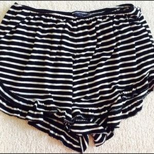 Brandy Melville stripe vodi shorts