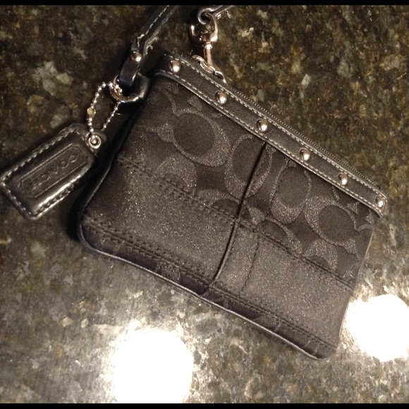 Coach wristlet - Picture 1 of 3