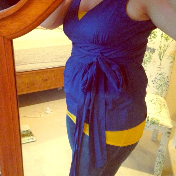 Anthropologie Tops - Sleeveless anthropologie top with long waist tie