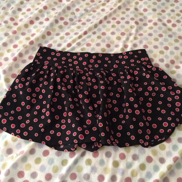 Short skirt (pant )