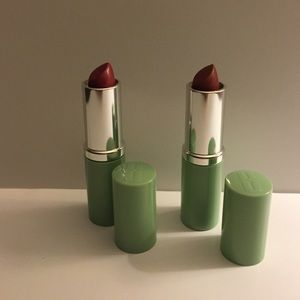 Bundle for @dgranpee - 2 Clinique Lipsticks