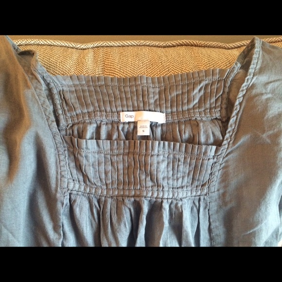Grey Gap shirt