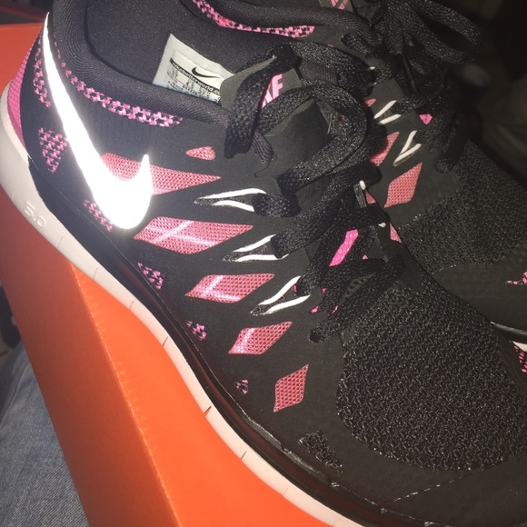 Nike Shoes - YOUTH Nike free 5.0