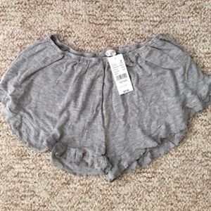 Brandy Melville vodi shorts